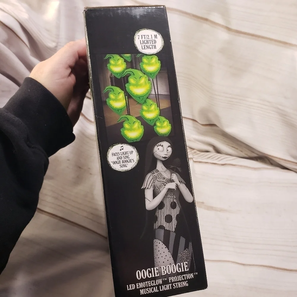 Gemmy Oogie Boogie LED Emoteglow Projection Musical Lights 7 Feet Long 8 Lights